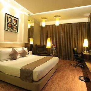 Hotel The Royal En Casa Near Delhi Airport